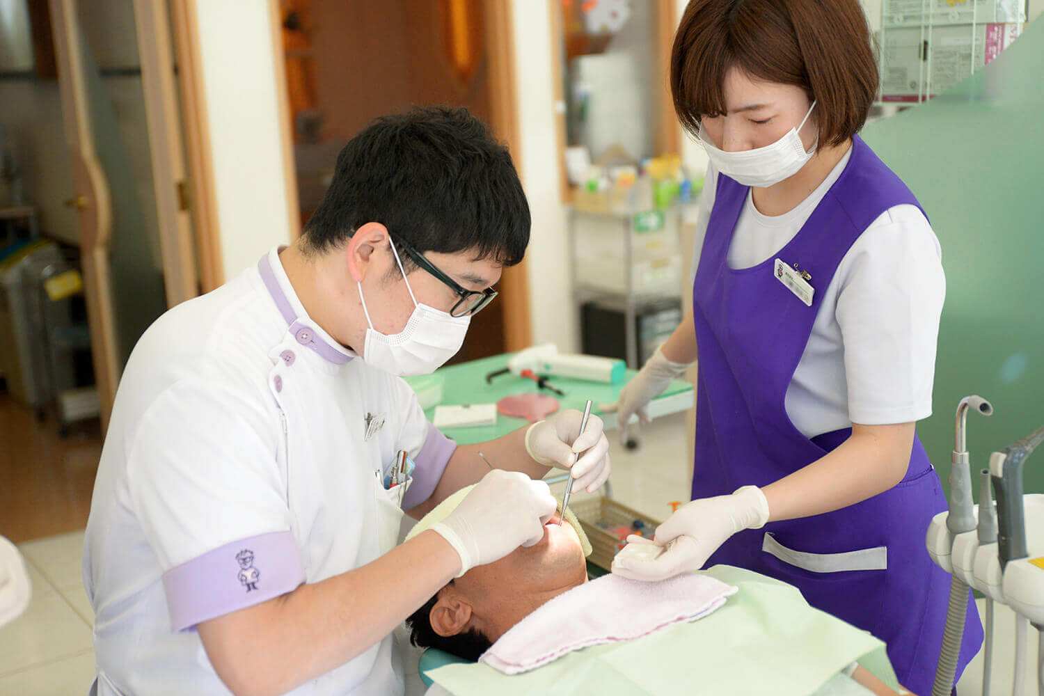 むし歯や歯周病の治療にはほとんどの場合保険が適用されます