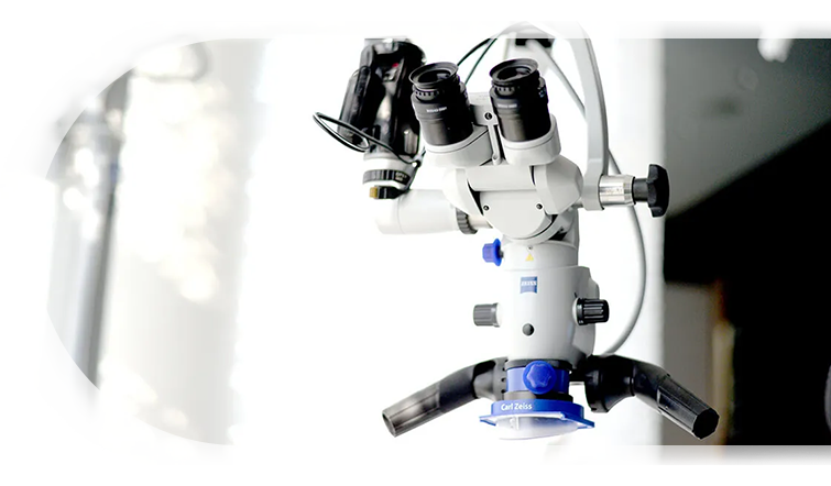 マイクロスコープを用いた精密治療