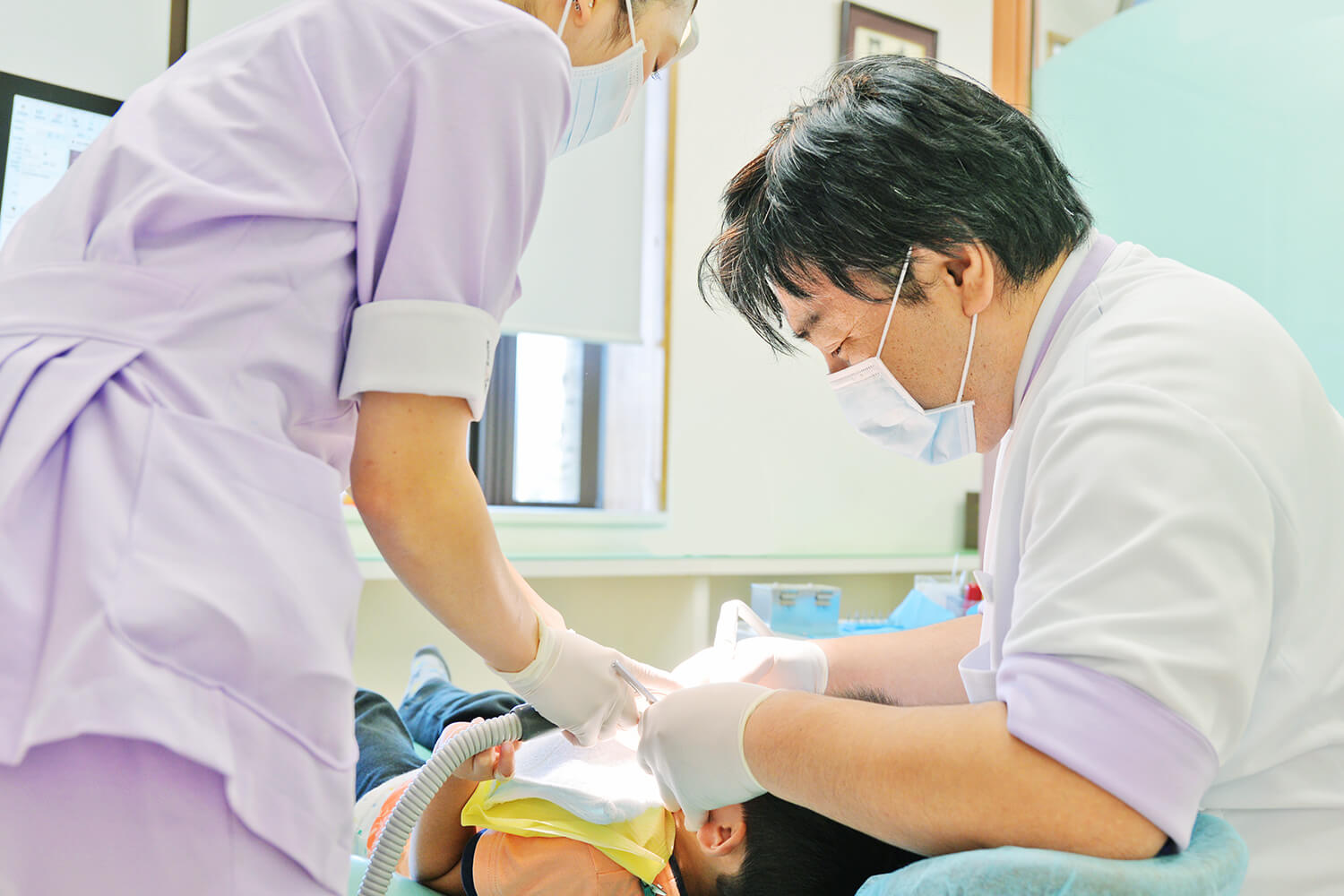むし歯や歯周病の治療にはほとんどの場合保険が適用されます