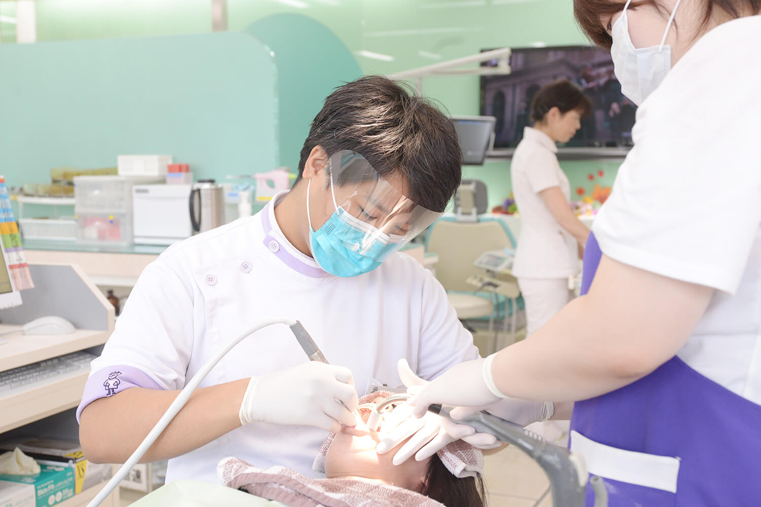 むし歯や歯周病の治療にはほとんどの場合保険が適用されます