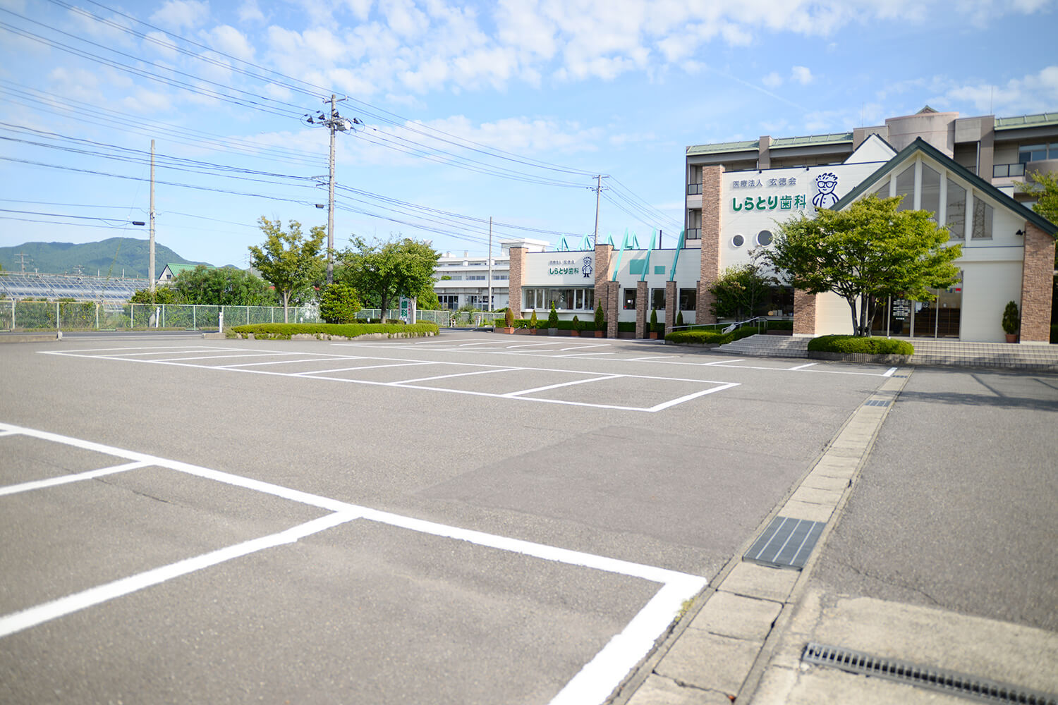 来院はいつでもお車で駐車場完備